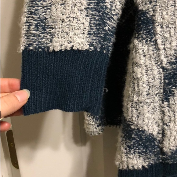 Small Petite Flying/Jealous Tomato Green/White Cardigan Sweater - Picture 6 of 7